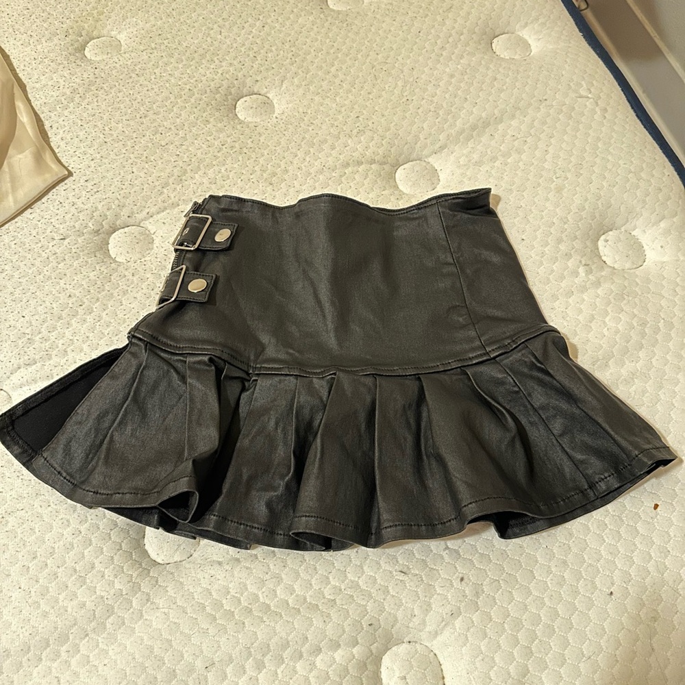 leather skirt